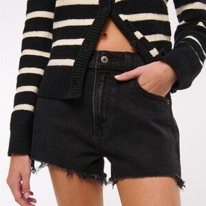 Abercrombie High Rise Mom Short